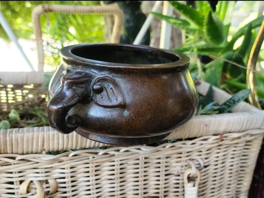 Antique 19th Century Signed Chinese Solid Bronze Elephant Bowl 3.07lb
