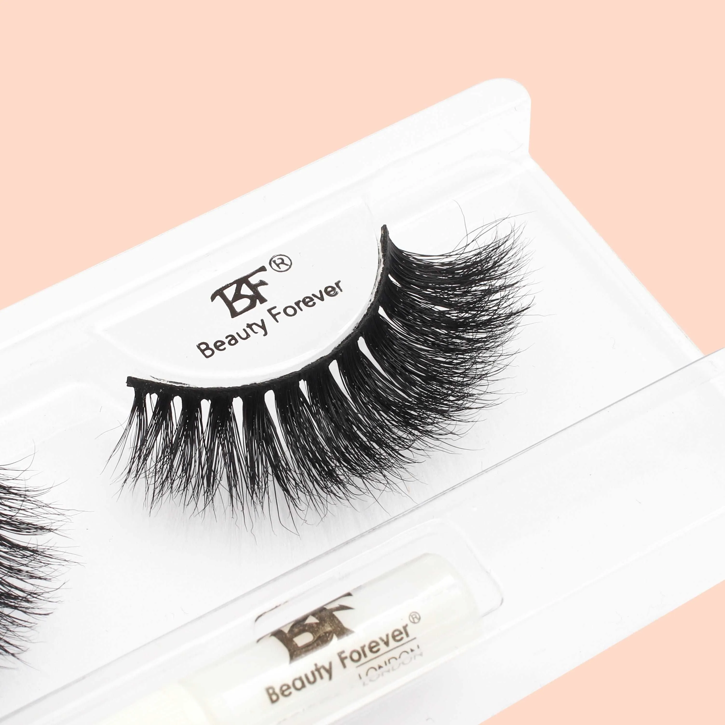 Faux Mink 3D Eyelashes Louise No. 113(Textured and intense outerly)