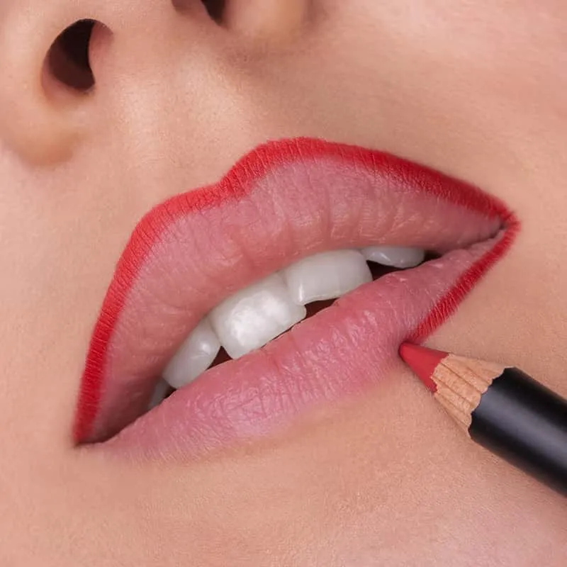 ZOEVA Graphic Lips Pencil Discontinued